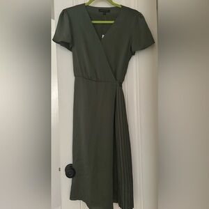 NWT Banana Republic wrap dress with flattering side pleats